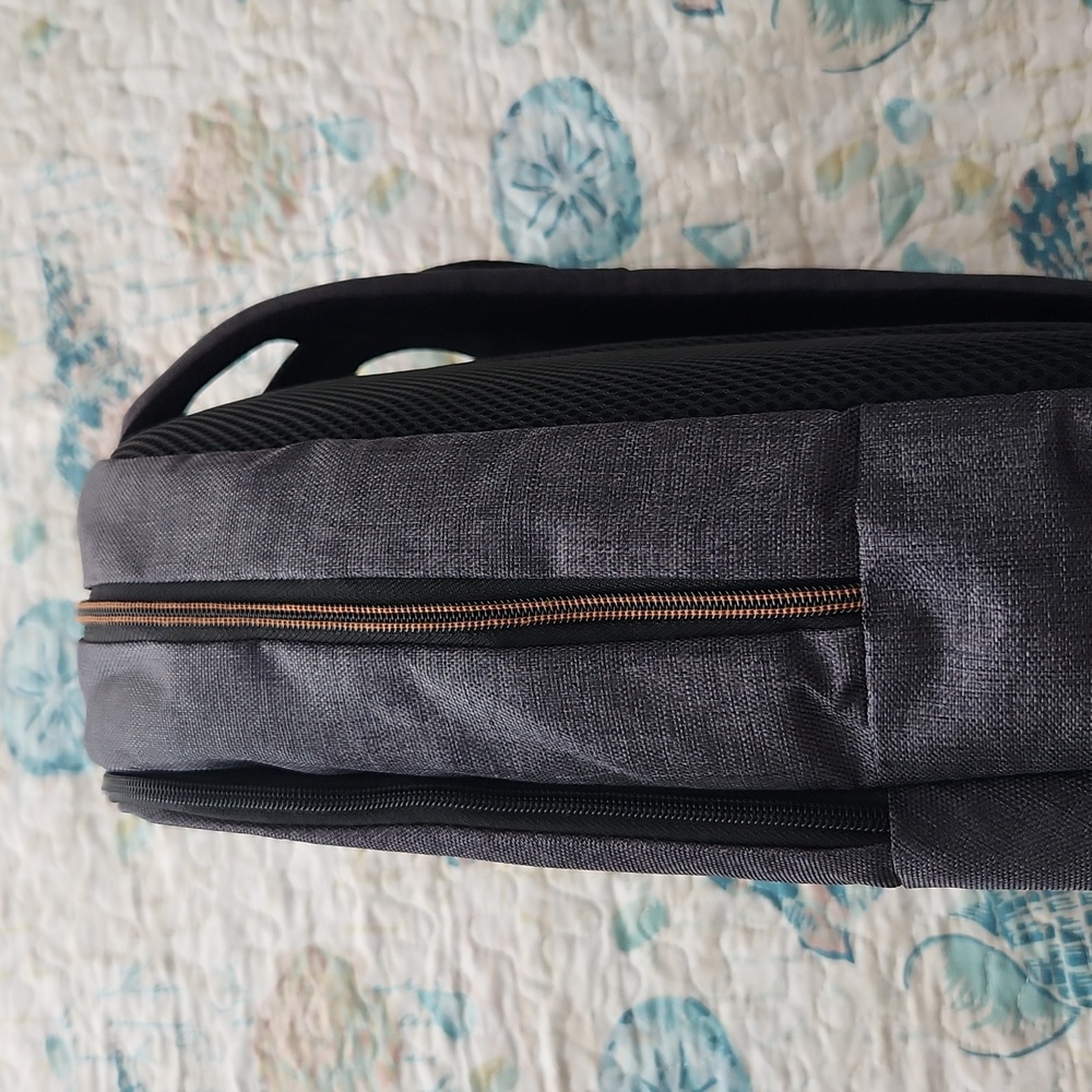 Solite Backpack NWOT - Picture 3 of 6